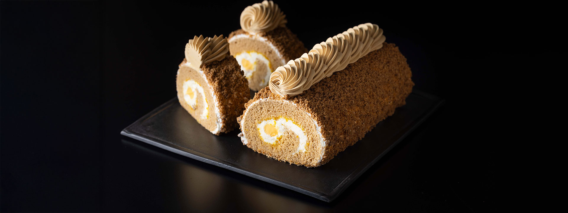 紅茶とオレンジのロールケーキ