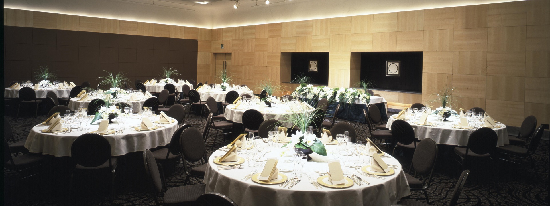 中宴会場・中会議室[朝霧] ディナー