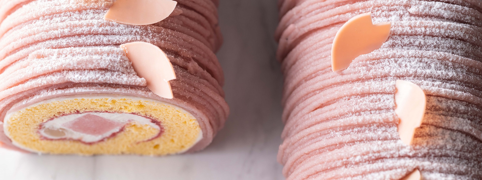 桜ロールケーキ